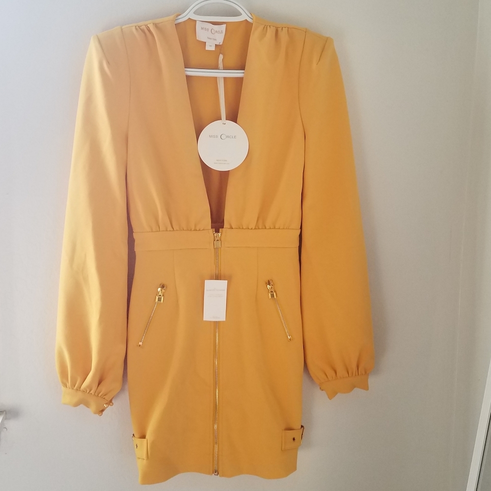 Miss Circle Luxury Midi Dress Size XS/S $100 Was Sold On House Of CB